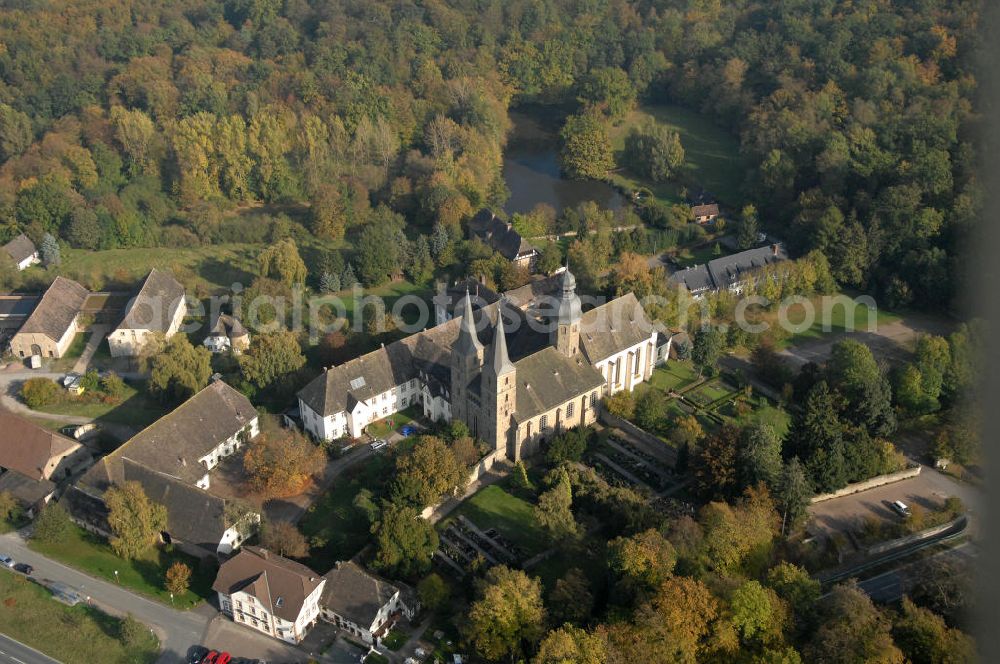 Aerial image Marienmünster - Blick auf ein Wohnhaus der Unternehmensgruppe Markus Gerold an der Abtei 10 in 37696 Marienmünster.