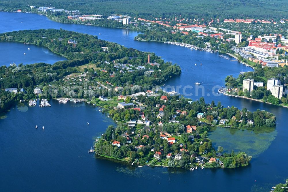 Potsdam from above - Residential house development on the peninsula on shore of Havel in the district Templiner Vorstadt in Potsdam in the state Brandenburg, Germany