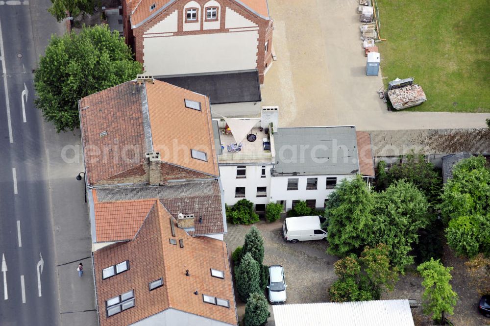 Bernau from above - Blick auf ein Mehrfamilien- Wohnhaus an der Börnicker Straße im Stadtzentrum von Bernau. View to an dwelling house in the inner city of Bernau.