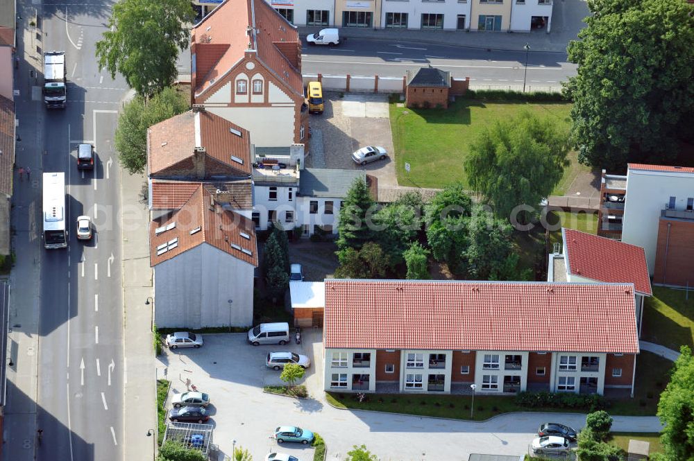 Bernau from above - Blick auf ein Mehrfamilien- Wohnhaus an der Börnicker Straße im Stadtzentrum von Bernau. View to an dwelling house in the inner city of Bernau.