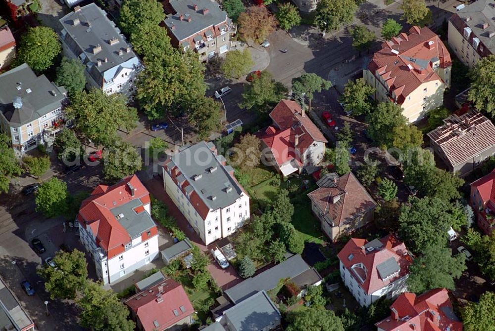 Aerial photograph Berlin-Karlshorst - Blick auf das Wohngebiet Ehrlichstraße Ecke Stühliger Straße in Berlin-Karlshorst