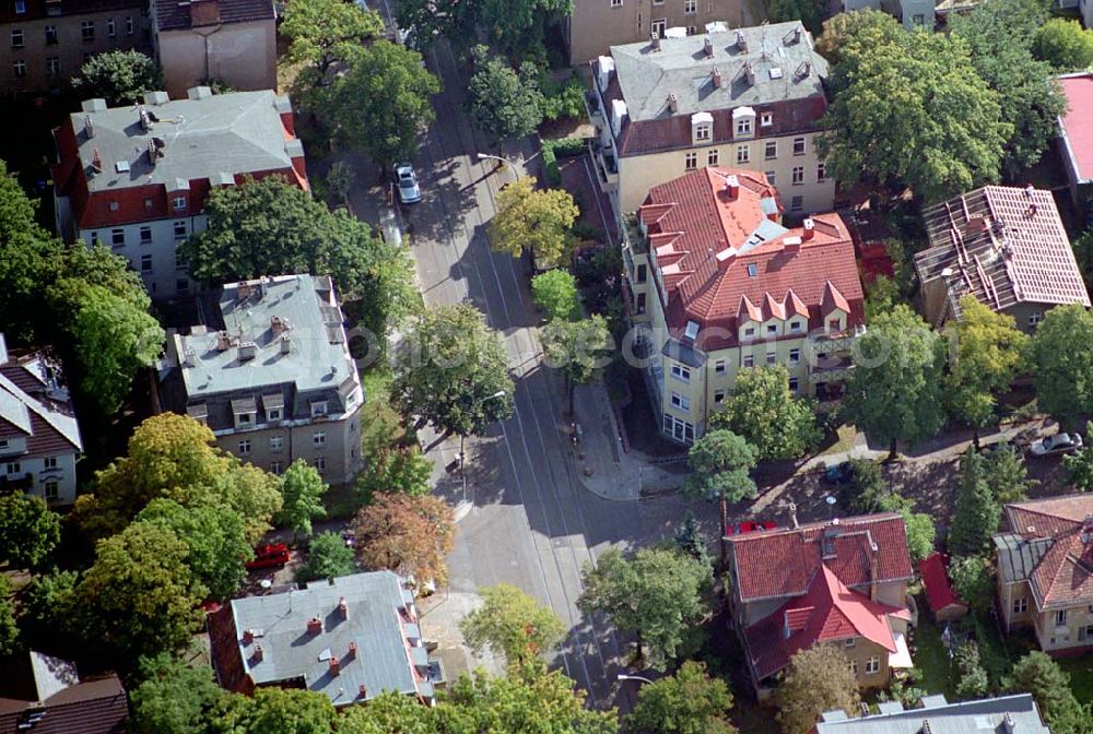 Aerial photograph Berlin-Karlshorst - Blick auf das Wohngebiet Ehrlichstraße Ecke Stühliger Straße in Berlin-Karlshorst