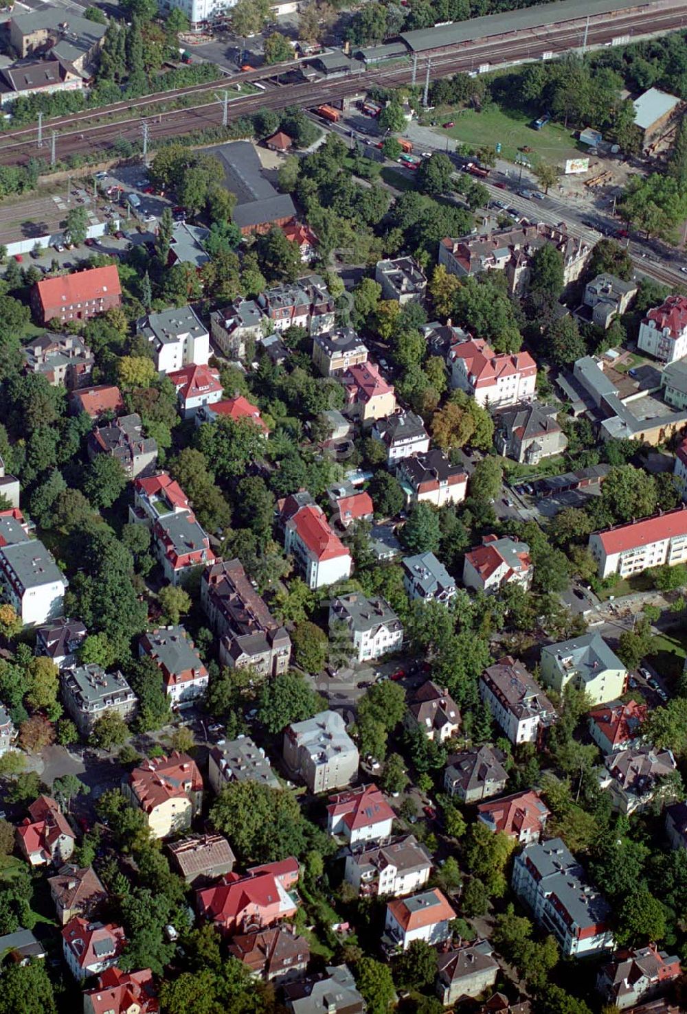 Aerial photograph Berlin-Karlshorst - Blick auf das Wohngebiet Ehrlichstraße Ecke Stühliger Straße in Berlin-Karlshorst