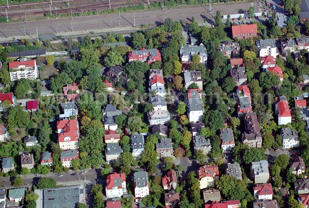 Berlin-Karlshorst from above - Blick auf das Wohngebiet Ehrlichstraße Ecke Stühliger Straße in Berlin-Karlshorst