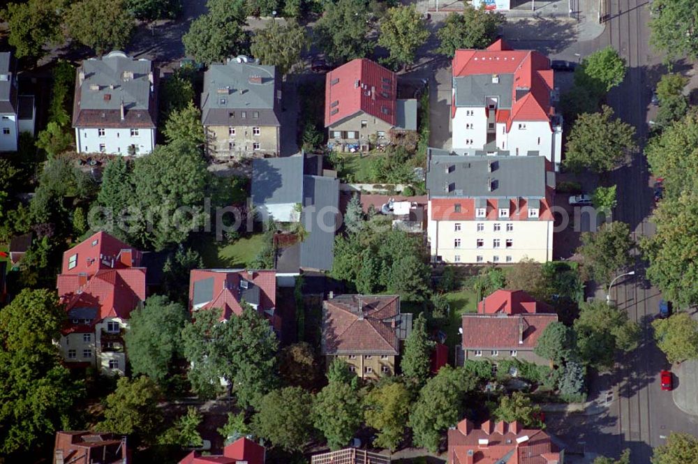 Aerial image Berlin-Karlshorst - Blick auf das Wohngebiet Ehrlichstraße Ecke Stühliger Straße in Berlin-Karlshorst