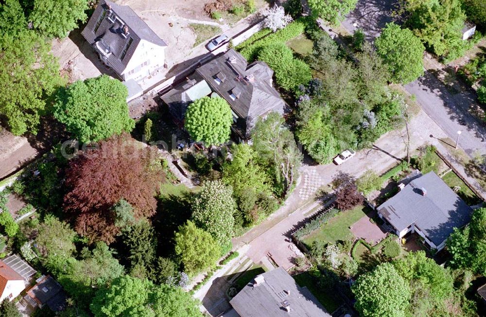 Aerial image Potsdam / Brandenburg - Wohnhaus der Fam. Gebser in der Rosa-Luxemburg-Str. 21 in Potsdam - Babelsberg Datum: 05.05.03