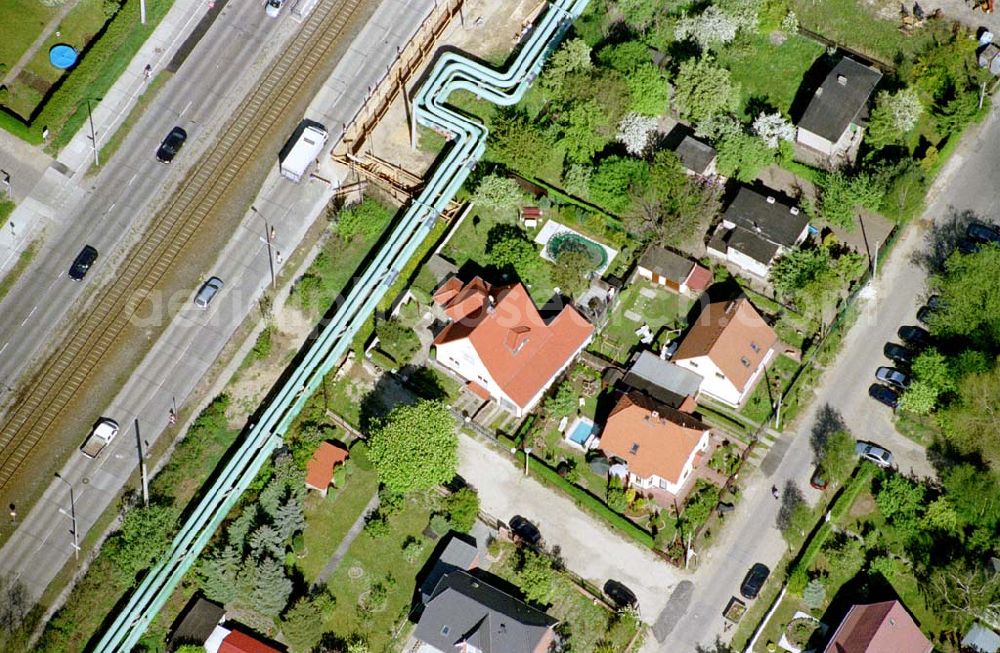 Aerial photograph Berlin - Hohenschönhausen - Wohnhaus der Familie Günter Schob an der Rhinstraße in Berlin - Hohenschönhausen.