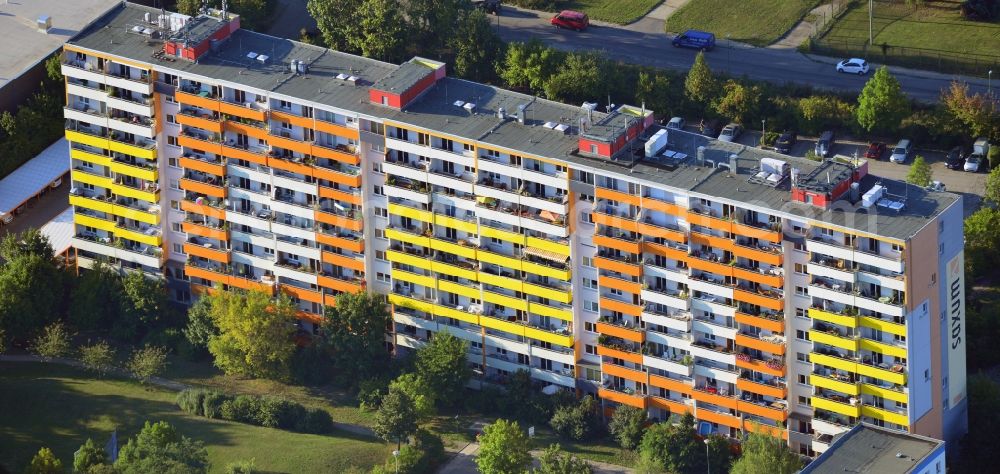 Aerial photograph Berlin Biesdorf - Dwelling house at Kornmandelweg in the district Biesdorf in Berlin