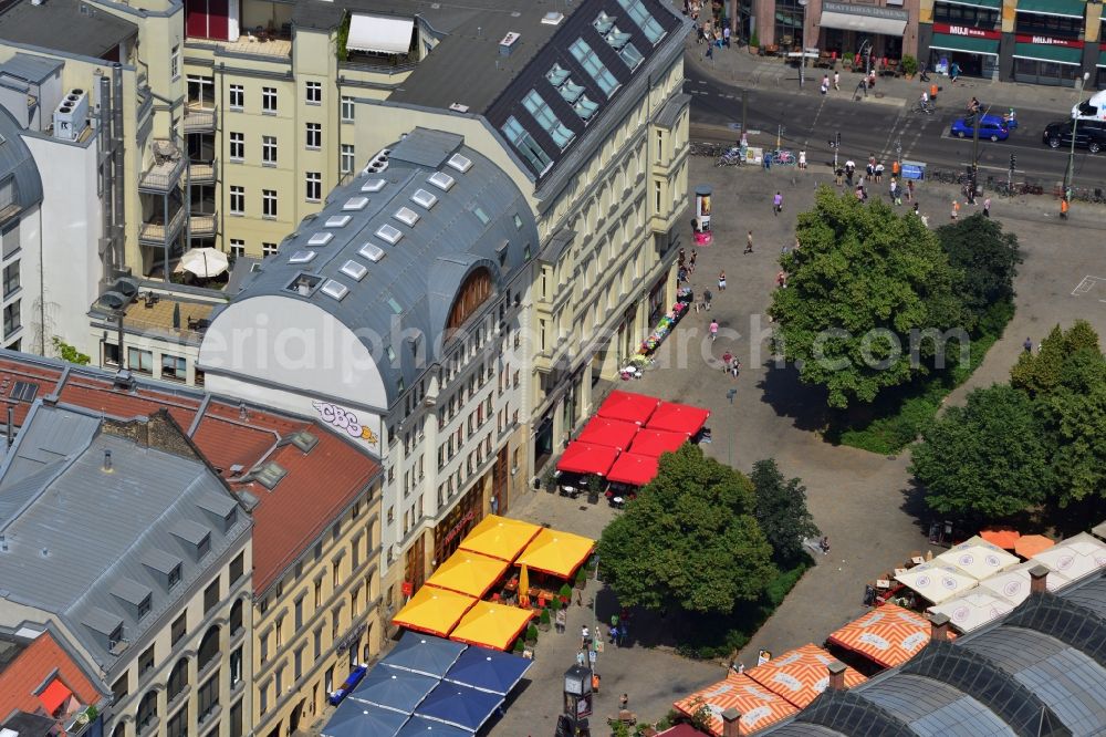 Aerial image Berlin Mitte - Residential and business house ensemble at Hackescher Markt in Berlin-Mitte