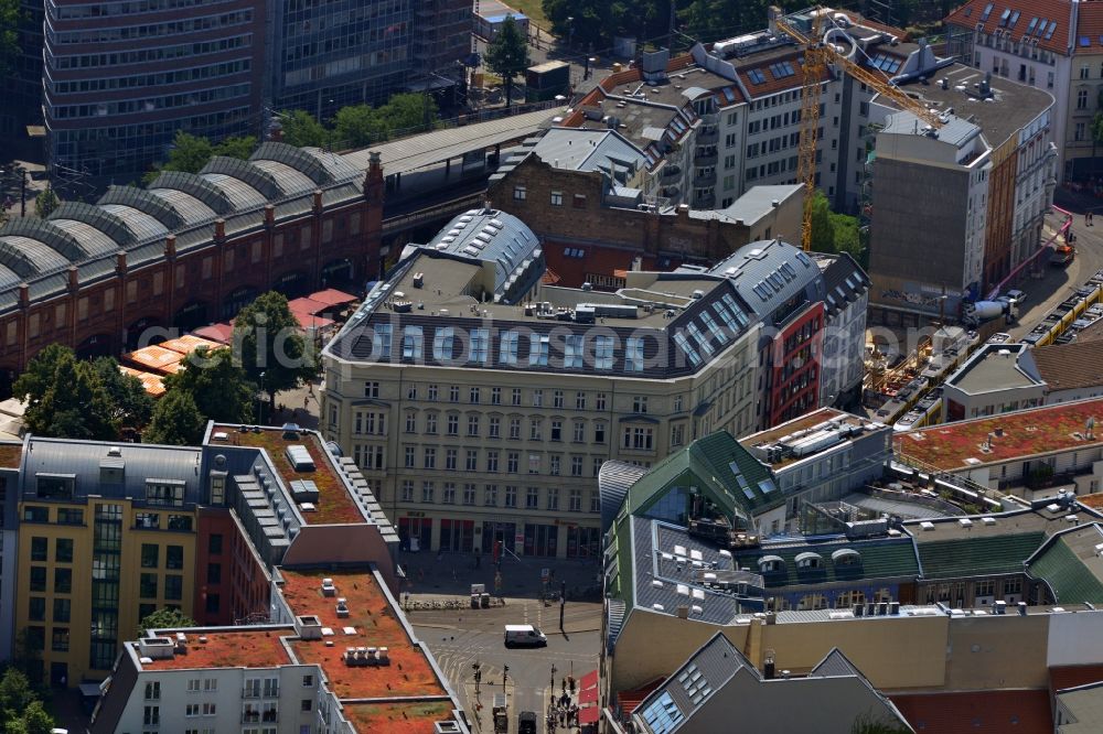 Berlin Mitte from the bird's eye view: Residential and business house ensemble at Hackescher Markt in Berlin-Mitte