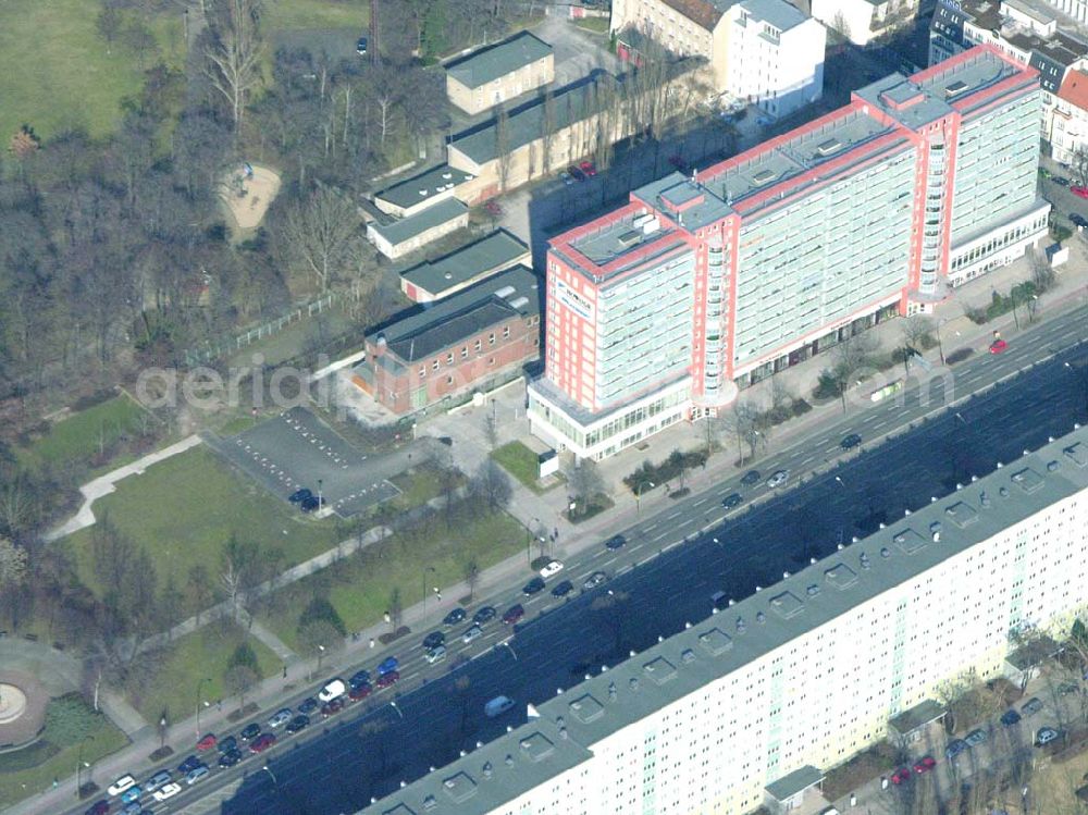 Aerial photograph Berlin Lichtenberg - Wohnhaus der HOWOGE an der Frankfurter-Allee in Berlin Lichtenberg