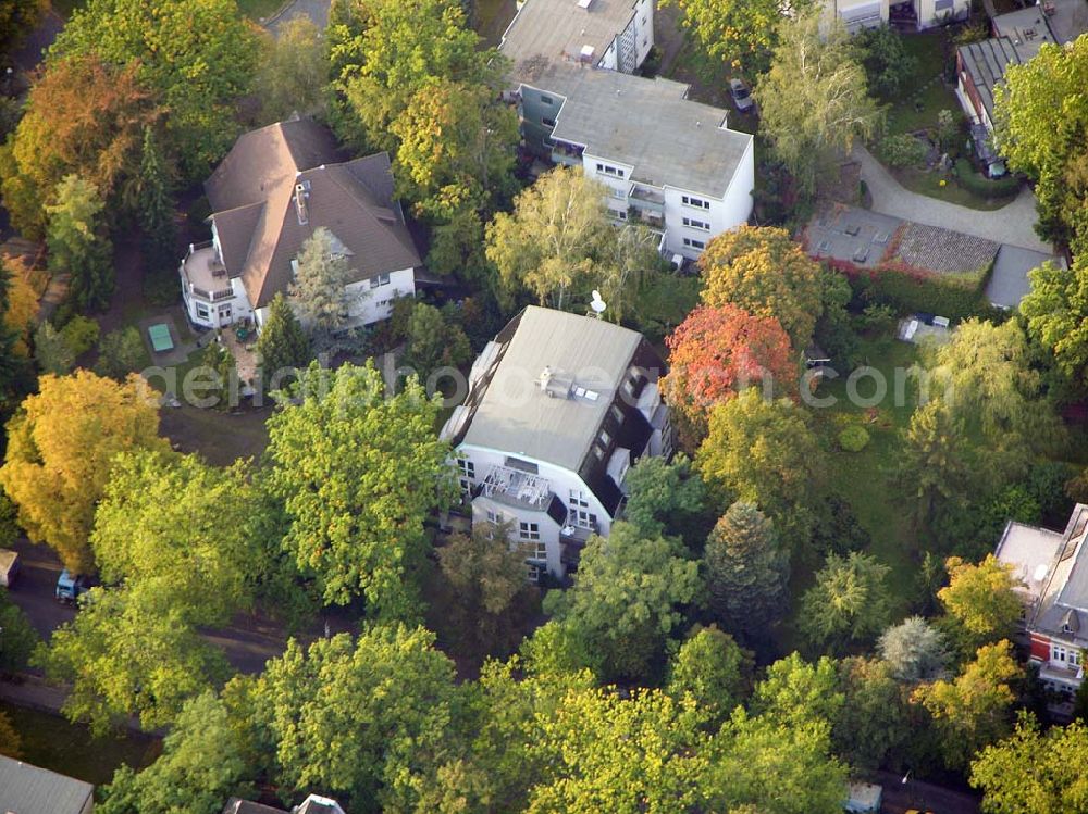 Aerial photograph Lichtenrade - 05.10.2004 Wohnhaus in Lichtenrade in der Morgensternstr. 9, 10967 Berlin.