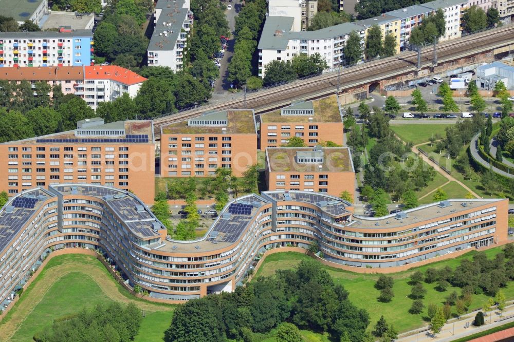 Berlin from the bird's eye view: View of the residential house at the street Moabiter Werder in Berlin