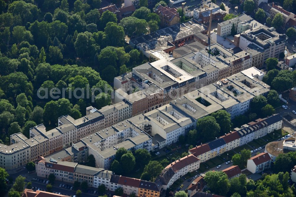 Aerial image Magdeburg - Living house building line along the Heidestrasse in Magdeburg in the state Saxony-Anhalt