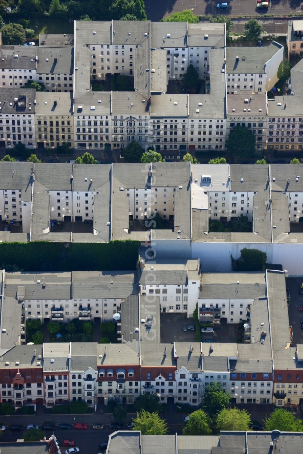 Aerial image Magdeburg - Living house building line along the Heidestrasse in Magdeburg in the state Saxony-Anhalt