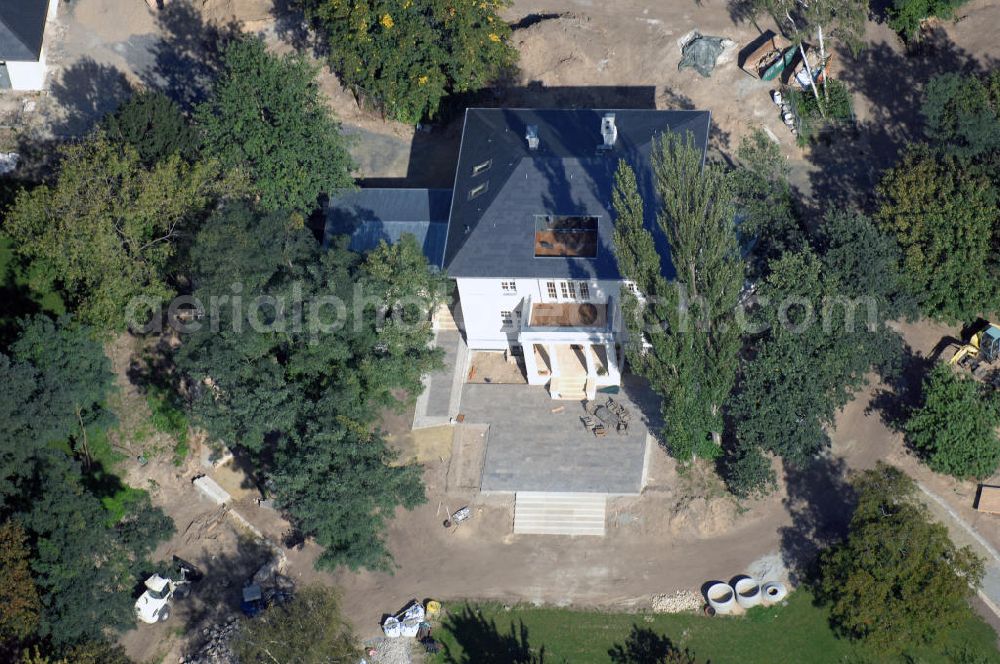 Aerial photograph POTSDAM - Blick auf das Wohnhaus an der Rosa-Luxemburg-Strasse 24 in 14482 Potsdam-Babelsberg