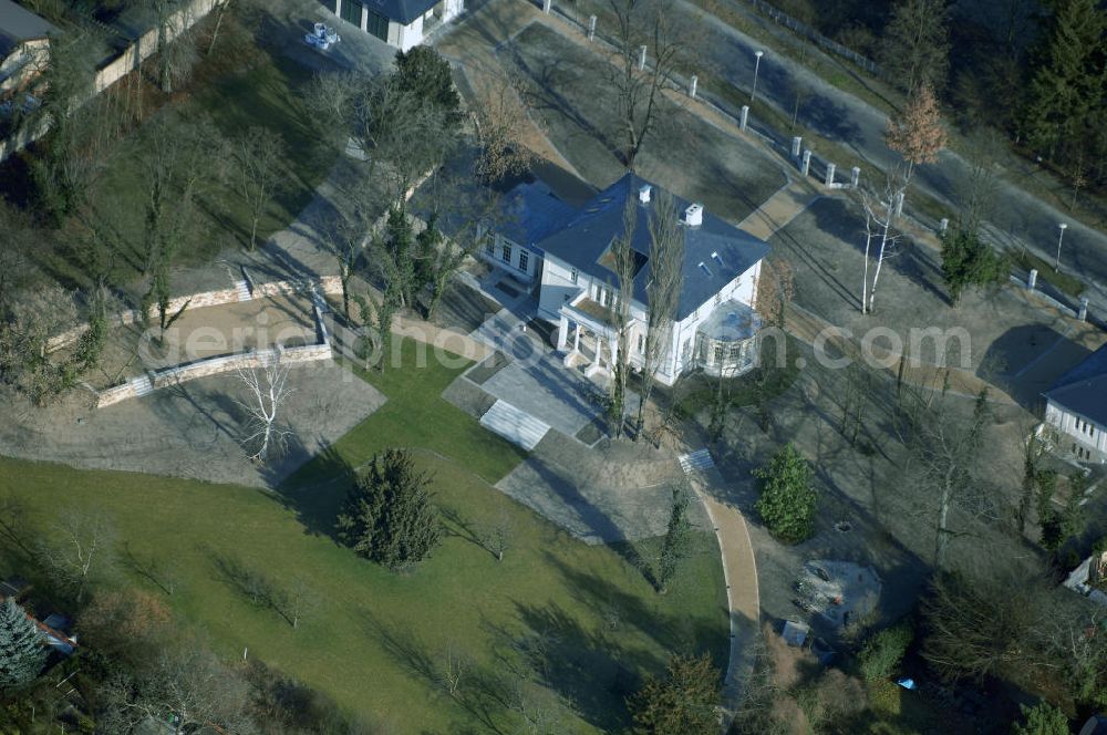 Aerial image Berlin - Blick auf das Wohnhaus an der Rosa-Luxemburg-Strasse 24 in 14482 Potsdam-Babelsberg (ehemals ein Haus der Filmhochule Potsdam).