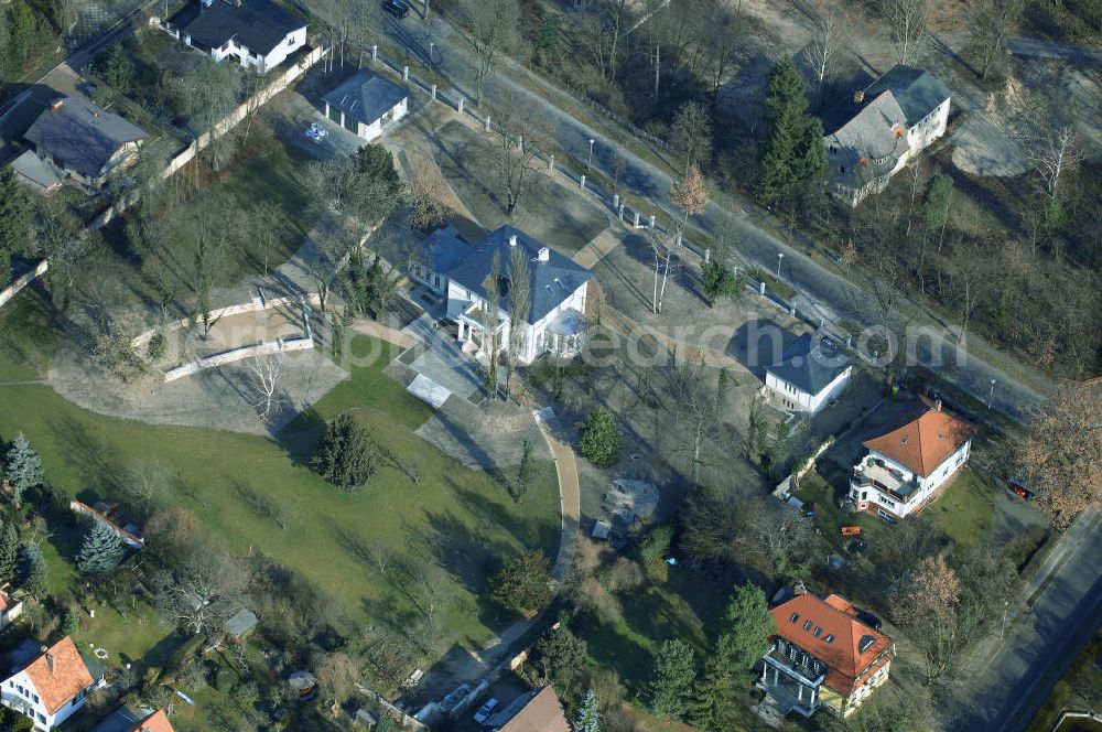 Berlin from above - Blick auf das Wohnhaus an der Rosa-Luxemburg-Strasse 24 in 14482 Potsdam-Babelsberg (ehemals ein Haus der Filmhochule Potsdam).