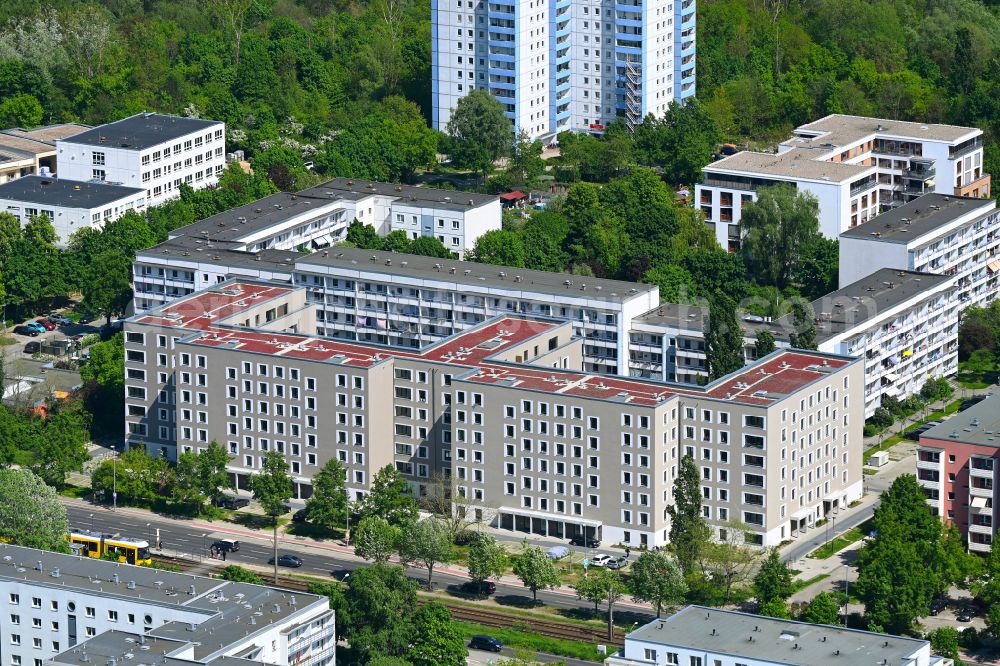 Aerial image Berlin - Multi-family residential building at Stendaler Strasse corner of Tangermuender Strasse in the district of Hellersdorf in Berlin, Germany