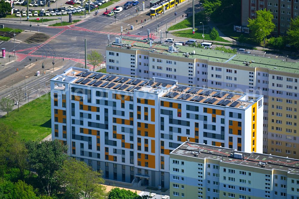 Aerial photograph Berlin - Multi-family residential building with student apartments of Belinovo Grundstuecksentwicklung GmbH on Rhinstrasse in the Friedrichsfelde district of Berlin, Germany