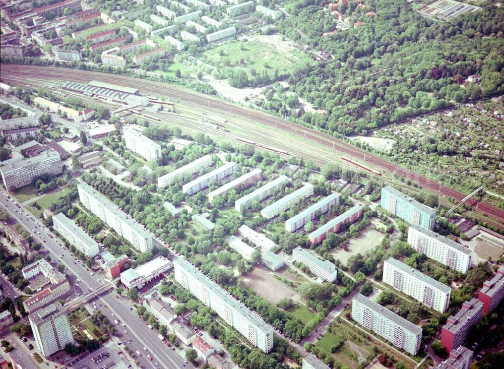 Aerial image Berlin Lichtenberg - Wohnsiedlung der PRIMA Wohnbauten Privatisierungsmanagement GmbH Rosenfelder Ring 65-123,