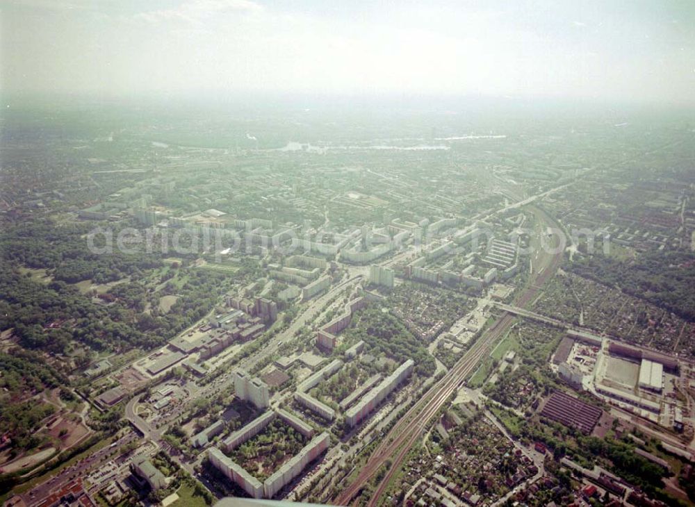 Aerial image Berlin Lichtenberg - Wohnsiedlung der PRIMA Wohnbauten Privatisierungsmanagement GmbH Gensinger Straße 2-22,