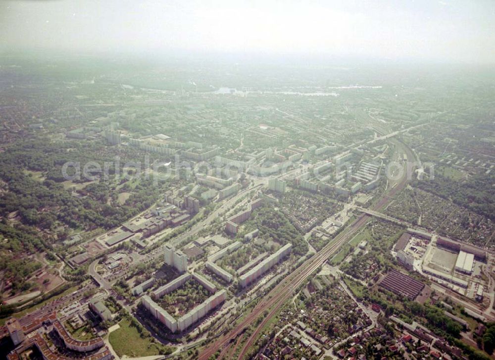 Aerial photograph Berlin Lichtenberg - Wohnsiedlung der PRIMA Wohnbauten Privatisierungsmanagement GmbH Gensinger Straße 2-22,