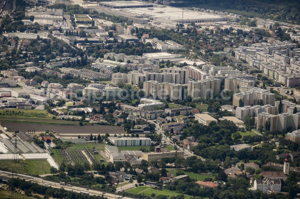 Wien from the bird's eye view: Residential estates and area on Etrichstrasse in the Kaiserebersdorf part of the district of Simmering in Vienna in Austria