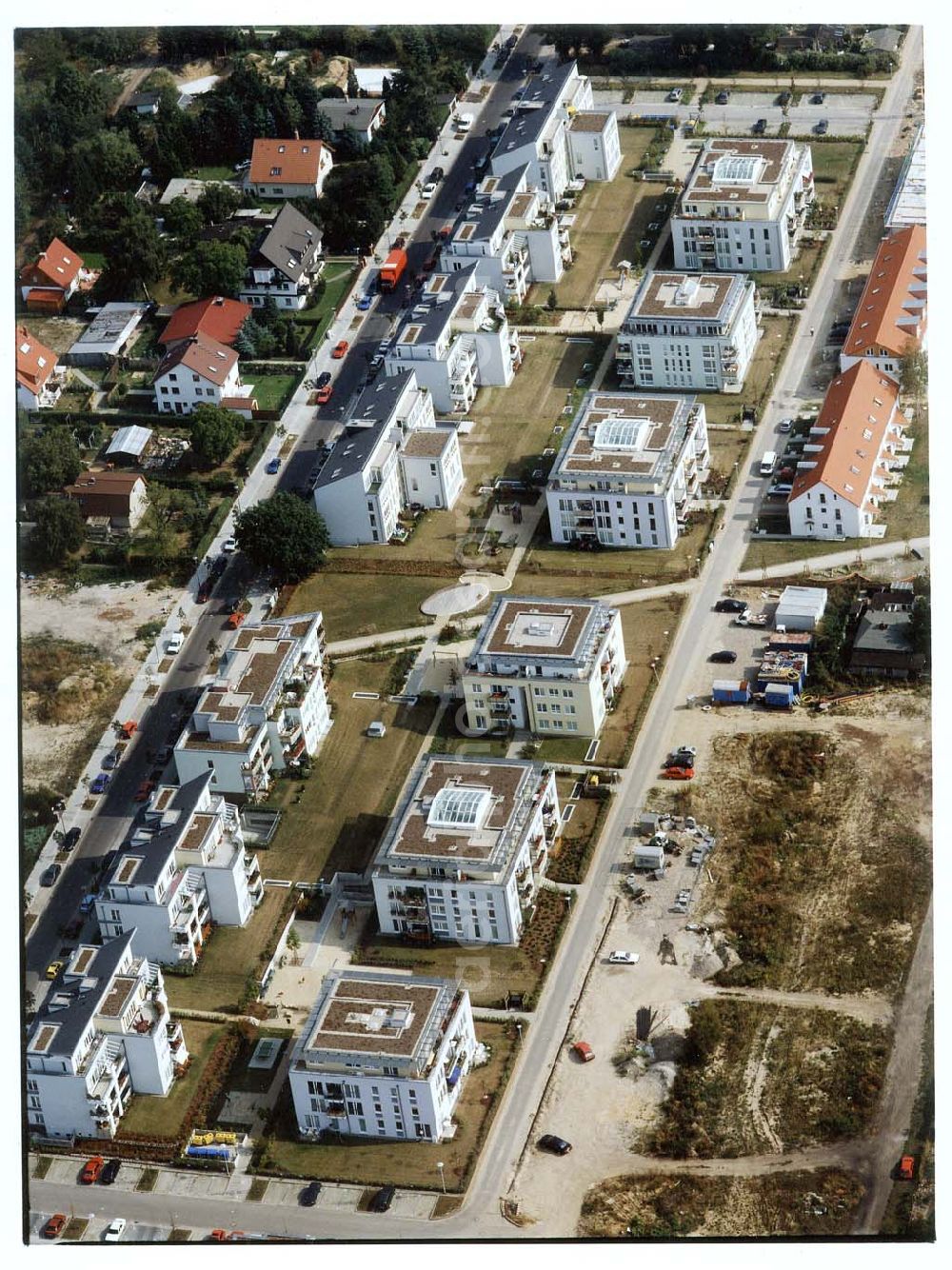 Berlin - Buchholz from the bird's eye view: Wohnhausneubau zwischen den Bereichen Schützenstraße und Jean-Cals-Weg in Berlin - Buchholz.