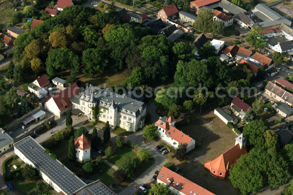 Aerial photograph Zehringen - Home for disabled people Gut Zehringen in Zehringen in the state of Saxony-Anhalt. The estate and premises are located on site of a former agricultural mansion in the center of the village