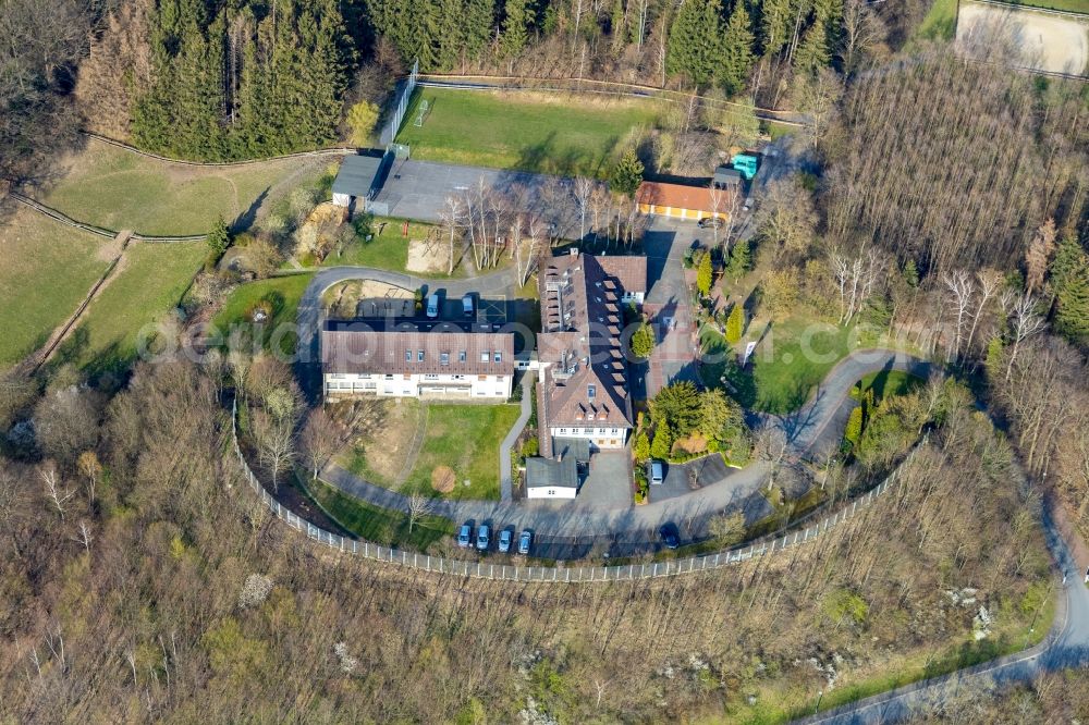 Arnsberg from the bird's eye view: Residence - Building on Breloh in the district Huesten in Arnsberg in the state North Rhine-Westphalia, Germany