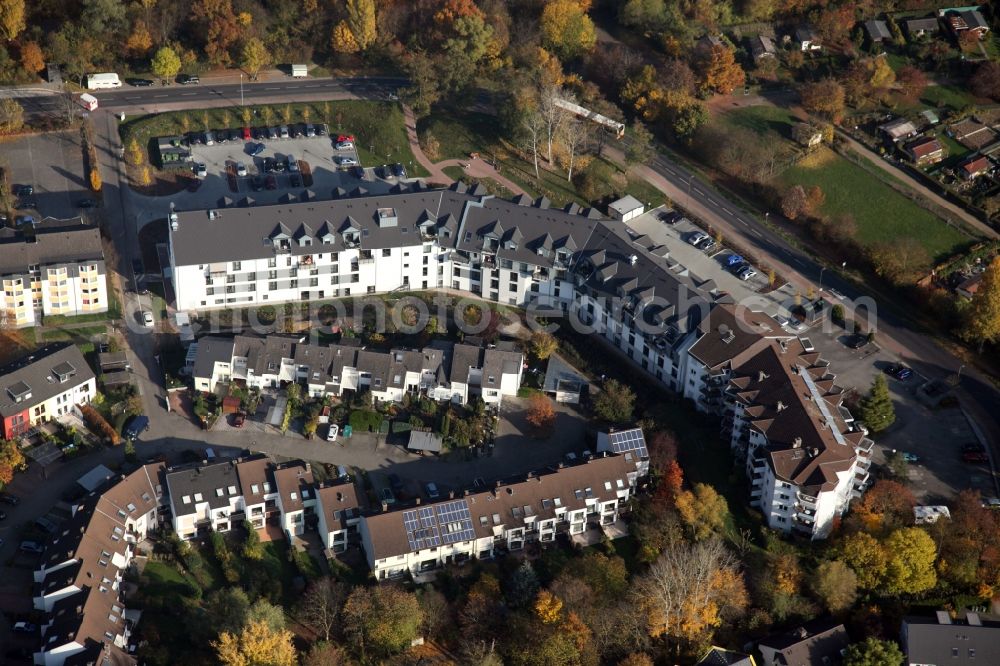 Aerial photograph Mainz - View of the Laubenheim, part of Mainz in the state of Rhineland-Palatinate. The district is located on the riverbank of the Rhine, in the South of Mainz, and is partly surrounded by fields and agricultural land