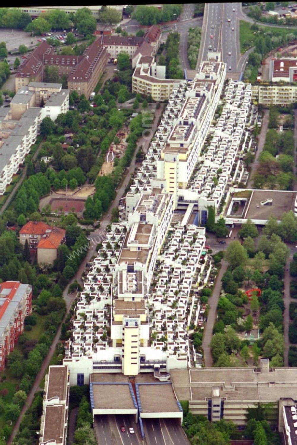 Berlin / Schöneberg from above - Wohnhäuser Detmolderstraße Schöneberg