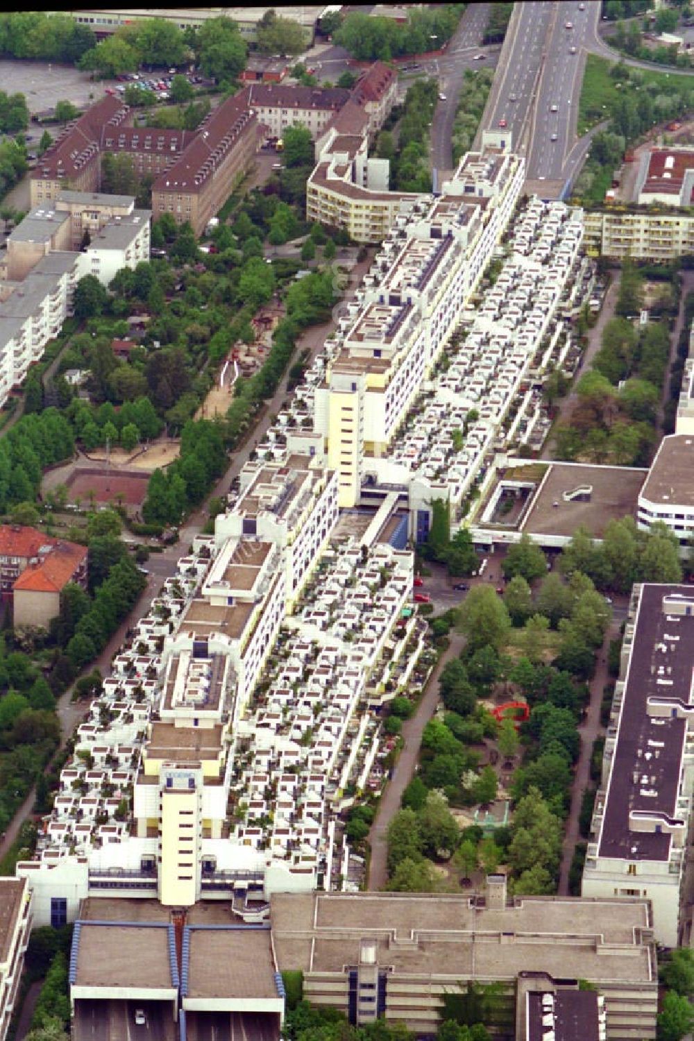 Berlin / Schöneberg from the bird's eye view: Wohnhäuser Detmolderstraße Schöneberg