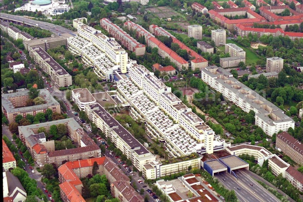 Berlin / Schöneberg from the bird's eye view: Wohnhäuser Detmolderstraße Schöneberg