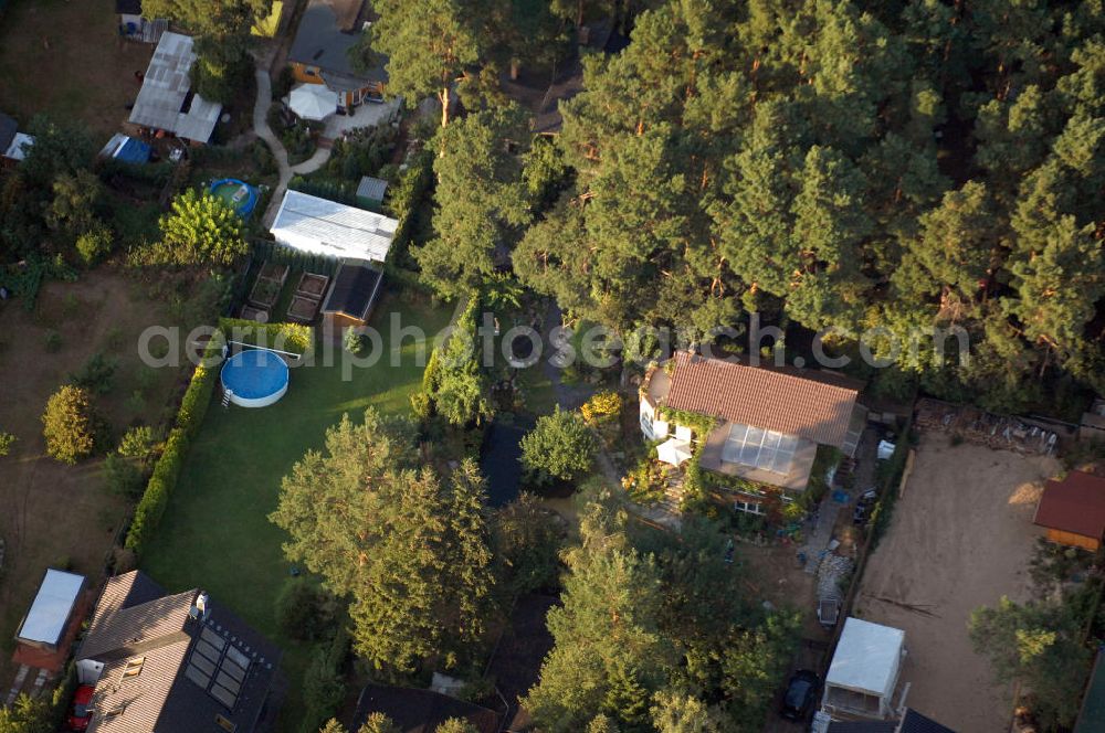 Aerial photograph Berlin - Blick auf Wohnhäuser an der Duchtother Straße in Berlin - Müggelheim