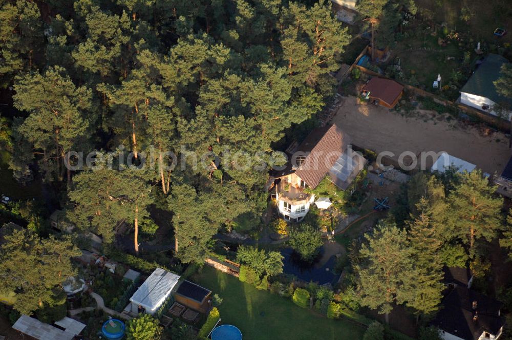 Berlin from the bird's eye view: Blick auf Wohnhäuser an der Duchtother Straße in Berlin - Müggelheim