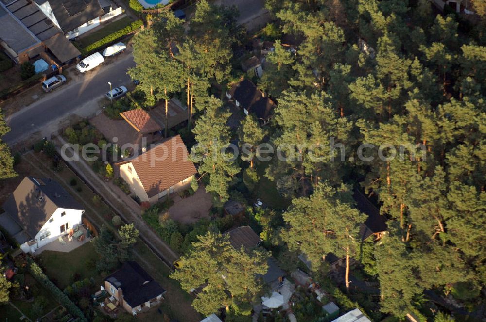 Aerial image Berlin - Blick auf Wohnhäuser an der Duchtother Straße in Berlin - Müggelheim