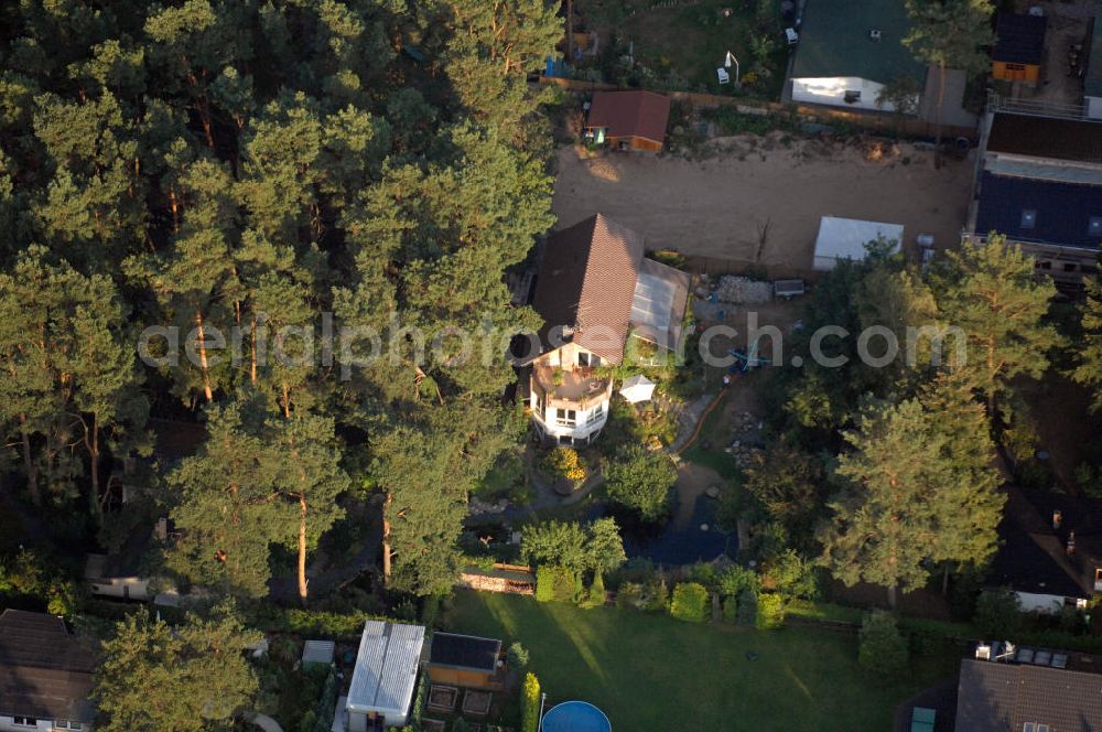 Aerial photograph Berlin - Blick auf Wohnhäuser an der Duchtother Straße in Berlin - Müggelheim