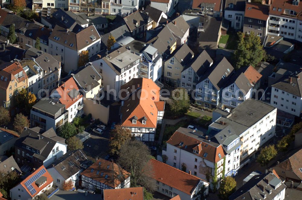 Unna from the bird's eye view: Wohnhäuser an der Gerhart-Hauptmann-Strasse 29 in 59425 Unna - ein Projekt der Unternehmensgruppe Markus Gerold an der Vaerstbrücke 1 in 59425 Unna.