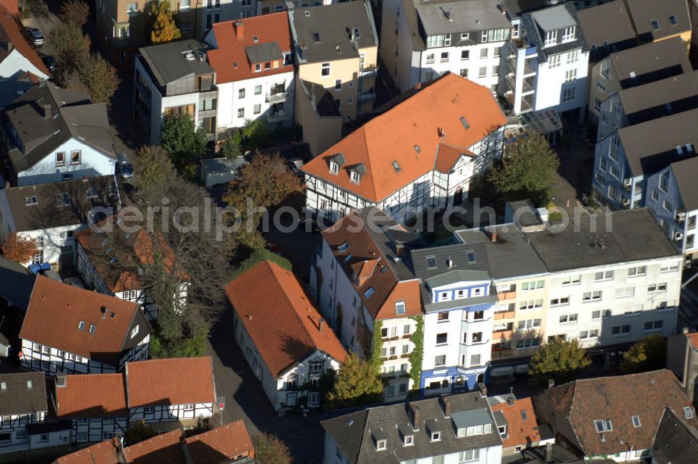 Unna from the bird's eye view: Wohnhäuser an der Gerhart-Hauptmann-Strasse 29 in 59425 Unna - ein Projekt der Unternehmensgruppe Markus Gerold an der Vaerstbrücke 1 in 59425 Unna.