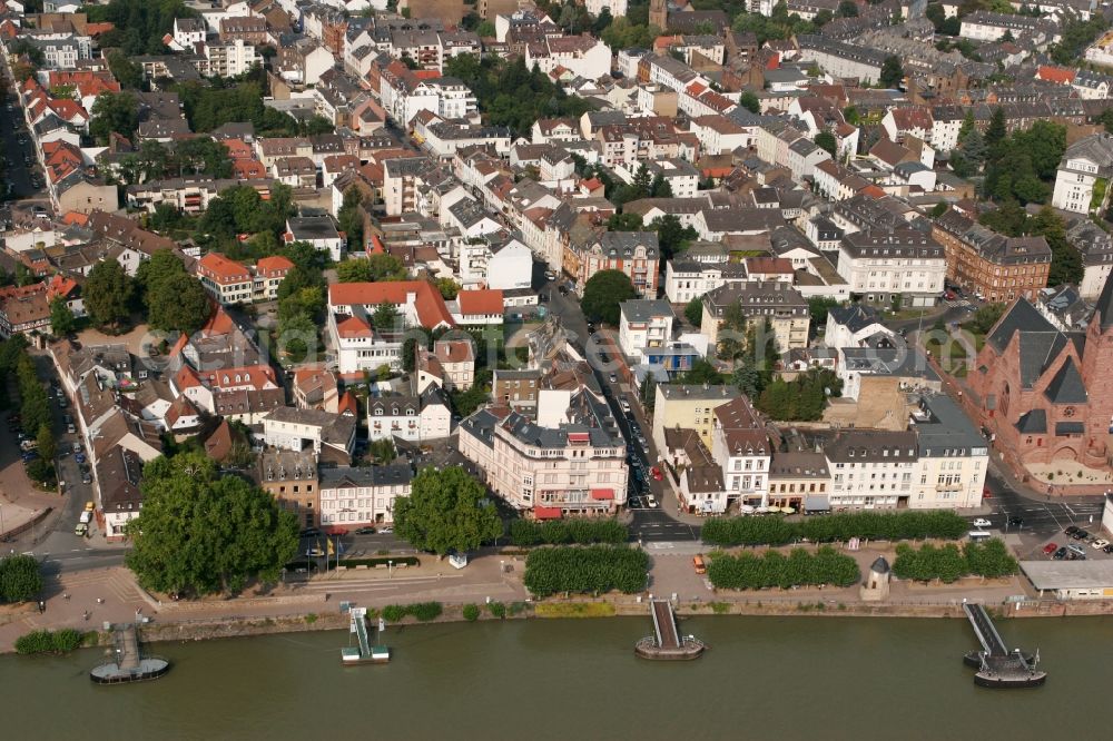 Aerial photograph Wiesbaden Stadtteil Biebrich - View of the Biebrich district with houses and the Oranier-Gedaechtniskirche along the shore area of the Rhine in Wiesbaden in Hesse