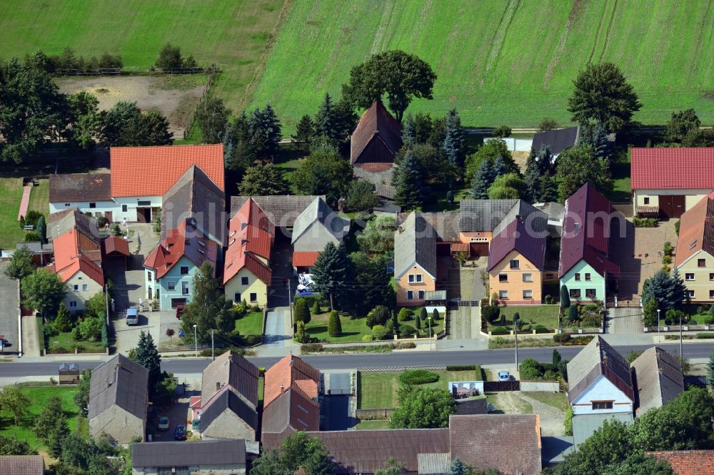 Großkmehlen OT Frauwalde from the bird's eye view: View of residential houses in the district of Frauwalde in Grosskmehlen in the state of Brandenburg