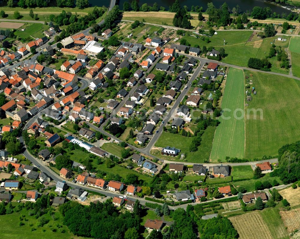 Aerial photograph Staudernheim - View of residential houses in Staudernheim in the state Rhineland-Palatinate