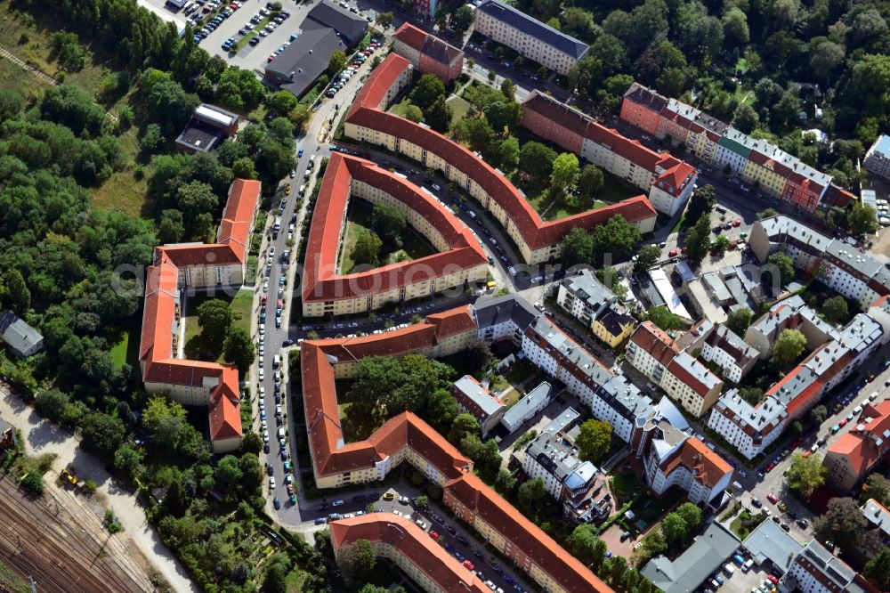 Berlin from above - City view overlooking residential buildings between Gelnitzstraße, Thürnagelstraße and Seelenbinderstraße in the Köpenick district of Berlin. Also visible are rails used by the Berlin S-Bahn network