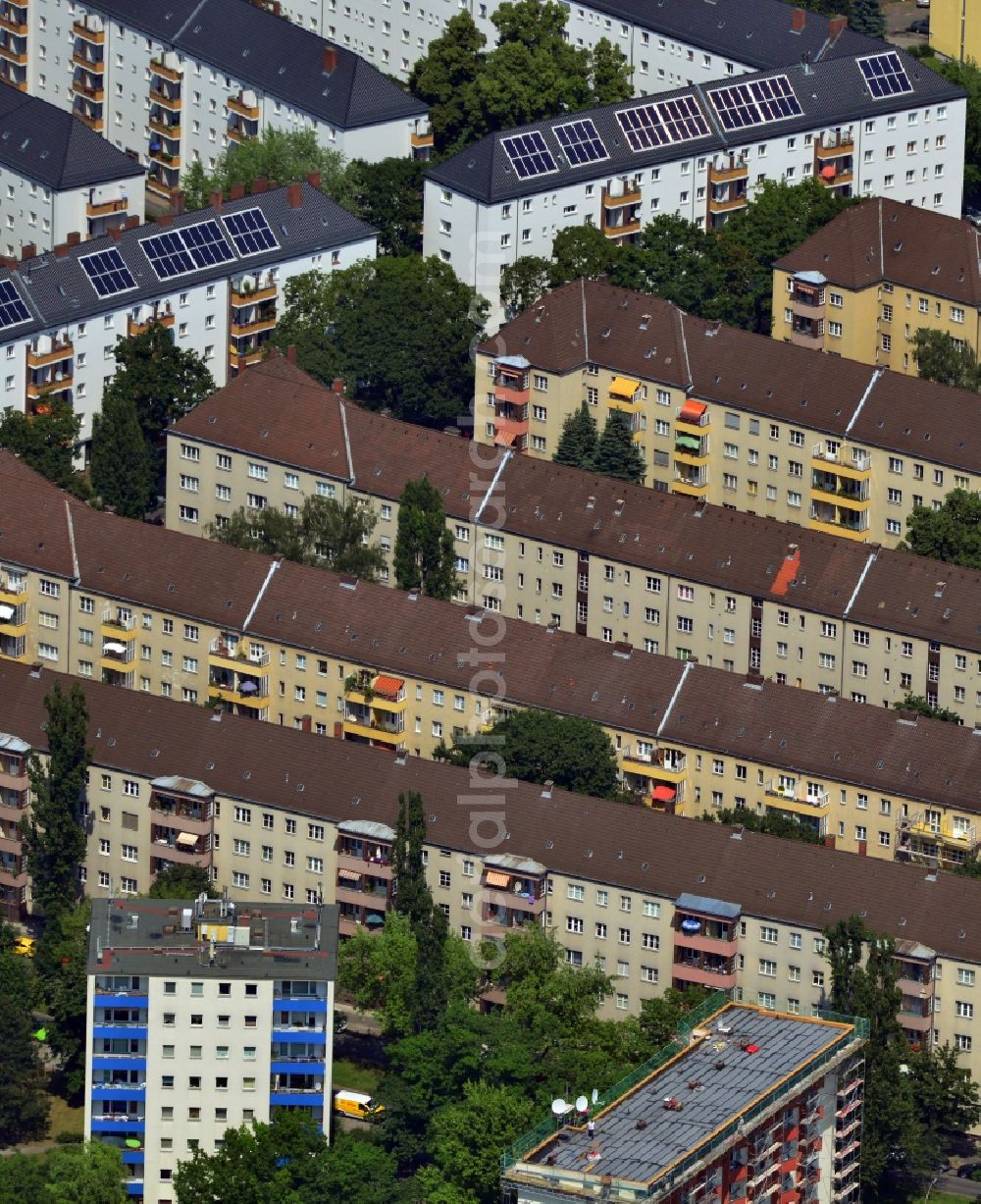 Aerial photograph Berlin OT Tempelhof - View of housing complexes in Berlin - Tempelhof