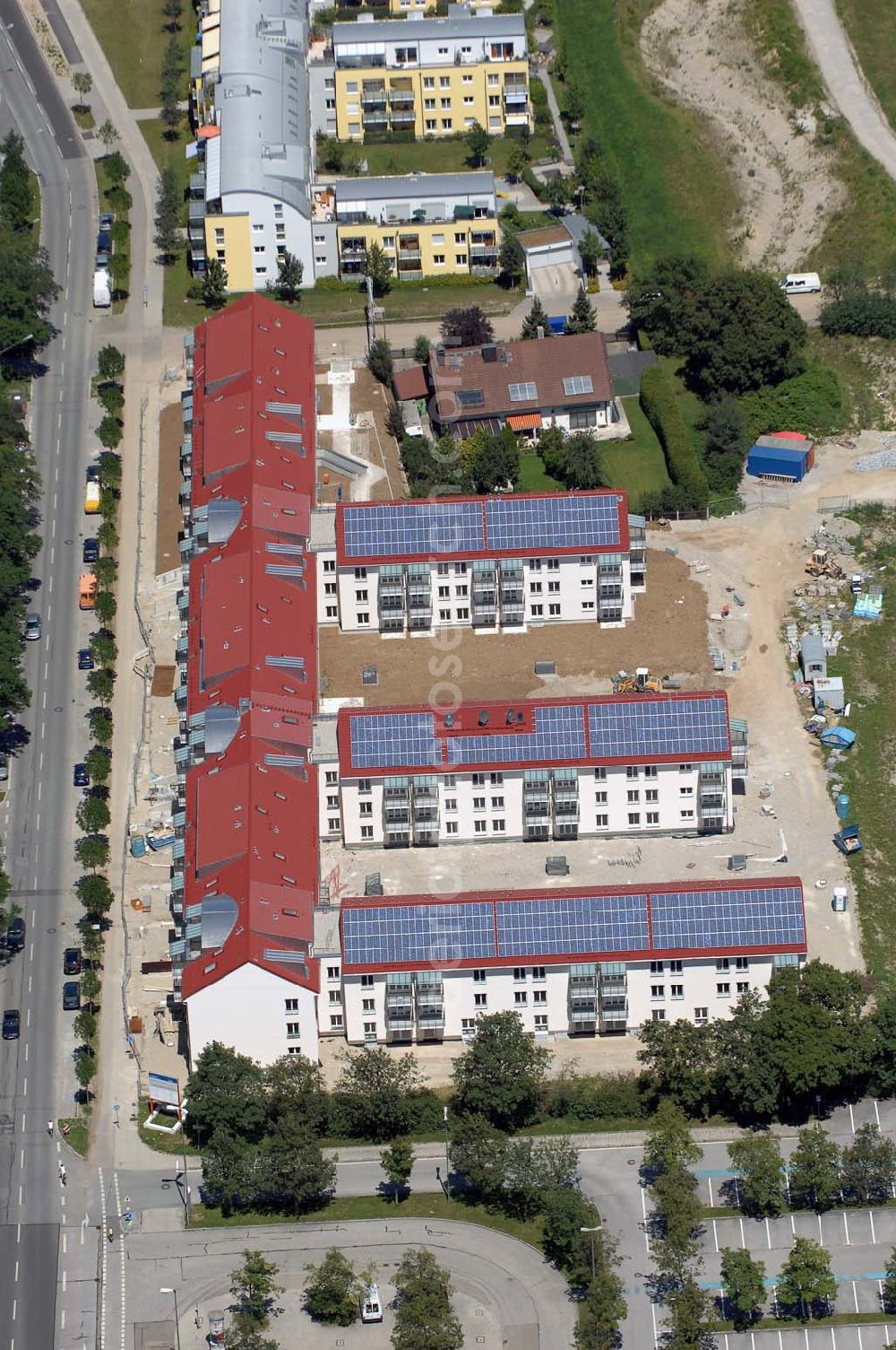 Aerial image München - 15.07.2007 München (Bayern) Blick auf Wohnneubau am Areal der Sankt-Michael-Straße / Kampenwandstrasse in Riem durch die Baugesellschaft Gebr. Rank GmbH & Co. München, Emil-Geis-Str. 1, Tel. 089/72442-0 , Herr Eder gebr.rank@rank-bau.de