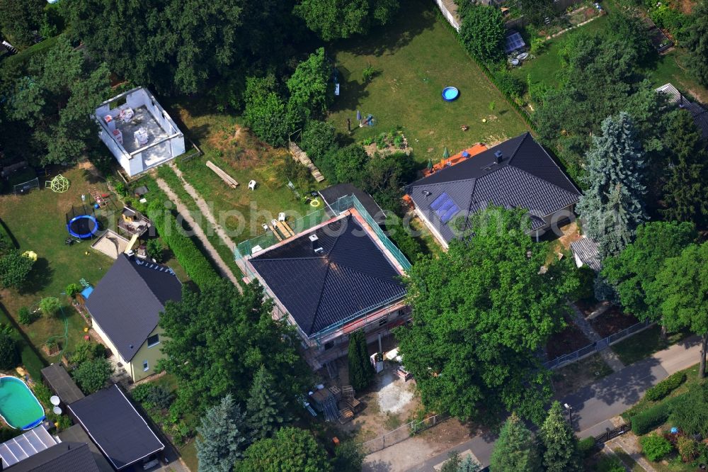 Fredersdorf-Vogelsdorf from the bird's eye view: Residential new construction in the house - residential area on the Richard-Wagner-Straße in Fredersdorf-Vogelsdorf in Brandenburg