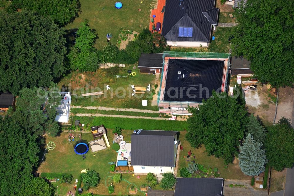 Aerial image Fredersdorf-Vogelsdorf - Residential new construction in the house - residential area on the Richard-Wagner-Straße in Fredersdorf-Vogelsdorf in Brandenburg