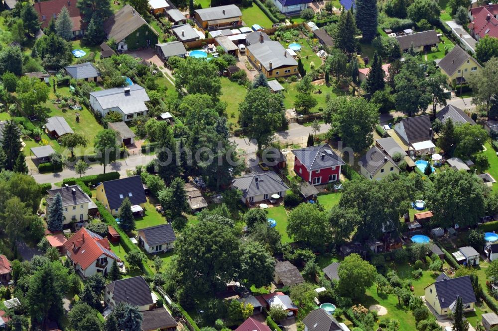 Fredersdorf-Vogelsdorf from the bird's eye view: Residential new construction in the house - residential area on the Richard-Wagner-Straße in Fredersdorf-Vogelsdorf in Brandenburg